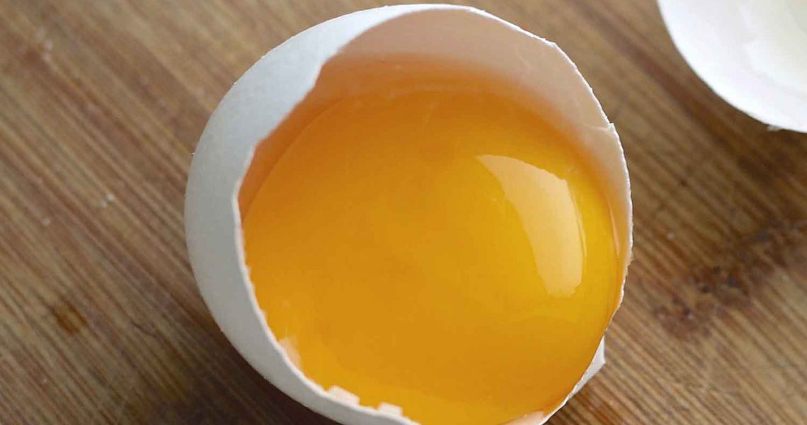 Почему яйцо оранжевое