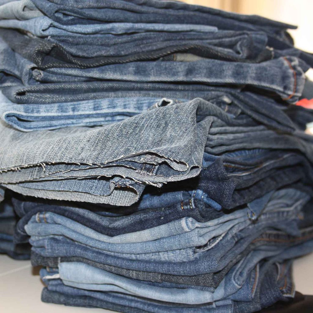 Die richtige Bundhöhe: Unterschied Low Waist Jeans, Mid Waist Jeans und ...