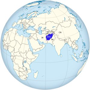 Afghanistan (AFG) grenzt an den Iran (IR) im Westen. Die  Volksrepublik China (CN) und Tadschikistan (TJ) liegen im Osten. Im Norden befindet sich Turkmenistan (TM) und Usbekistan (UZ). Im Süden und Südosten liegt Pakistan (PK).