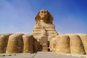 Traumstele (Grabstein) vor der Sphinx von Gizeh