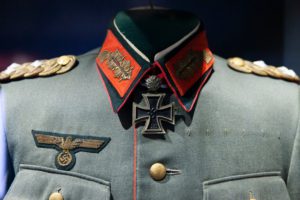Uniform eines Wehrmacht-Generals, ausgestellt in Helsinki/Finnland, Bildnachweis: Karolis Kavolelis / Shutterstock.com
