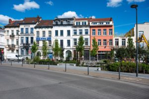 Stadtbild von Schaarbeek, Der Masui-Platz und die Rue des Palais, Bildnachweis: Werner Lerooy / Shutterstock.com